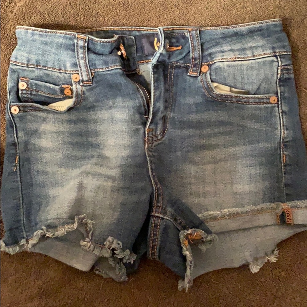Indigo Rein 00 dark wash jean shorts